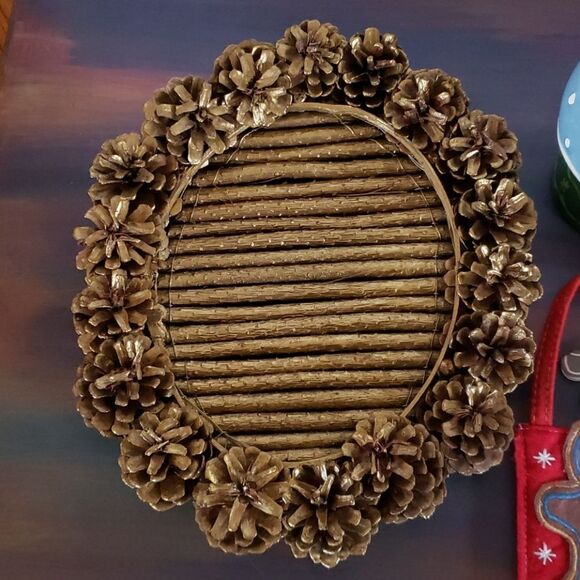 Lot of 5 Christmas Decor Items - Picture 2 of 9